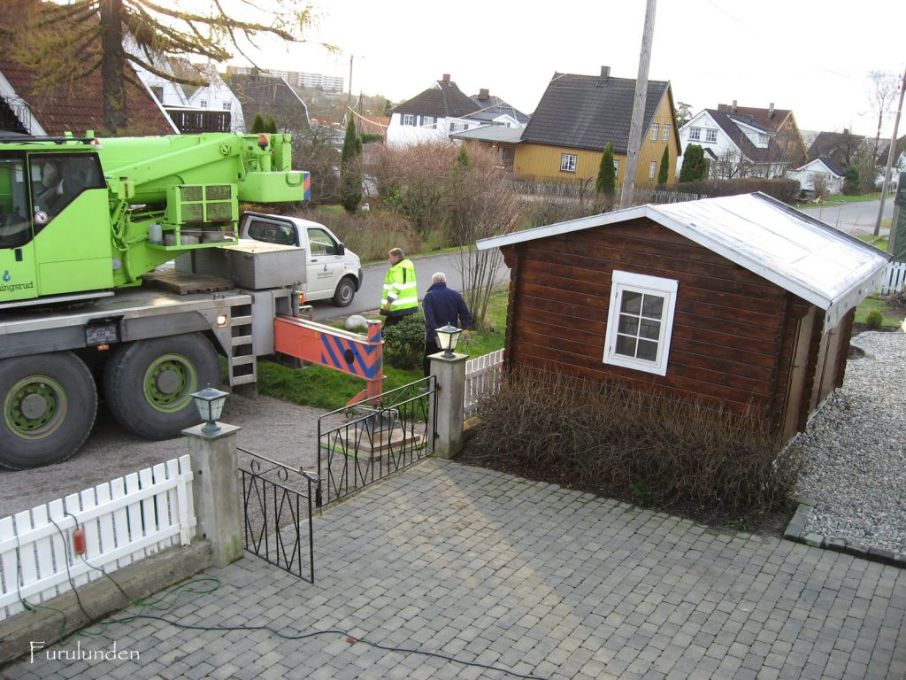 Flytting av redskapsbod i furulunden