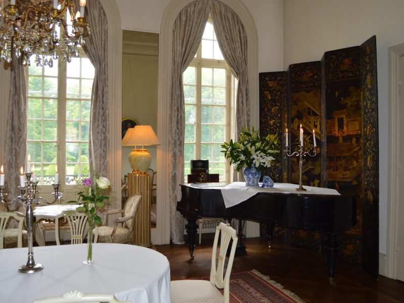 Står bryllup for tur, hva med Kronovall slott? Her fra en av spisesalene